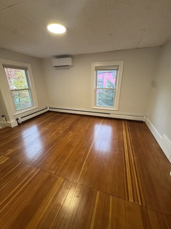 1 bed, 1 bath apartment for rent at 38 Spring Unit 2R, Spring Hill — photo 3 of 17