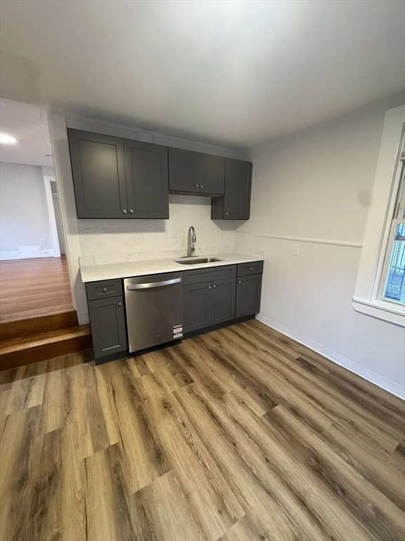 1 bed, 1 bath apartment for rent at 38 Spring Unit 2R, Spring Hill — photo 6 of 17