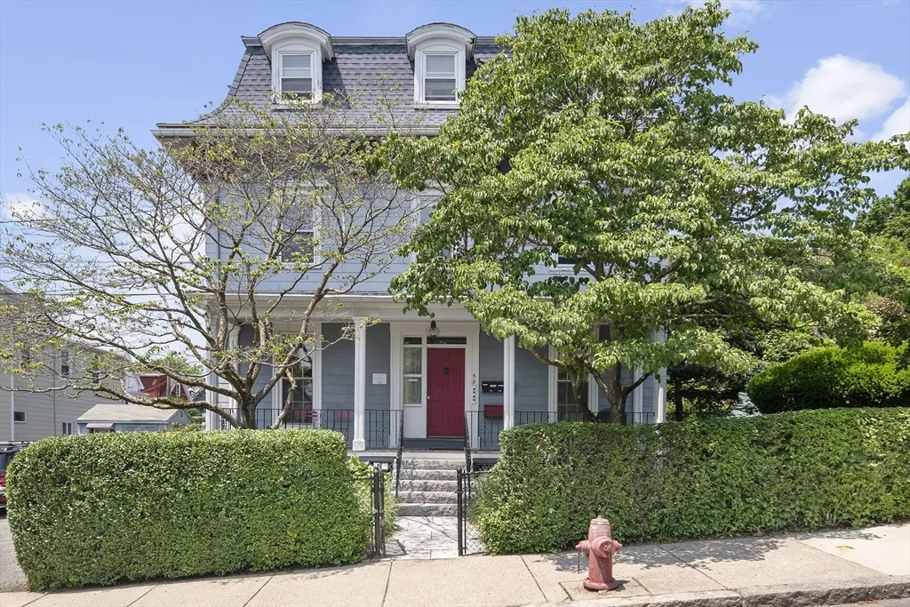 2 bed, 1 bath apartment for rent at 38 Spring Unit 3, Spring Hill — photo 1 of 22