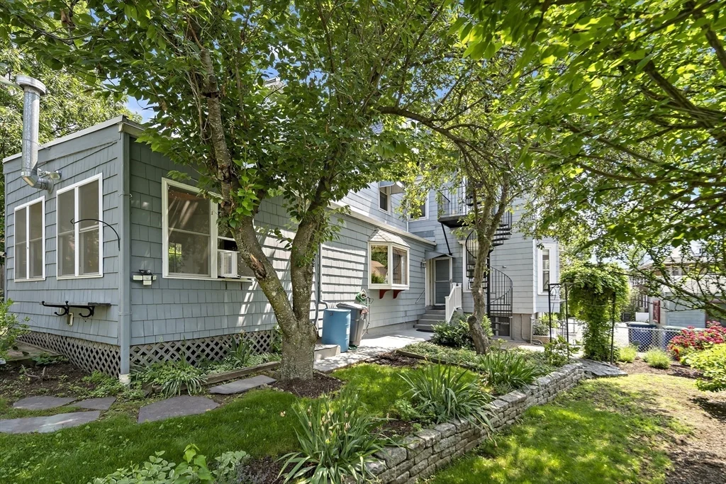 2 bed, 1 bath apartment for rent at 38 Spring Unit 3, Spring Hill — photo 20 of 22