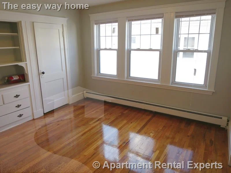 4 bed, 2 bath apartment for rent at 38 Sterling St Unit 2, Tufts — photo 1 of 20