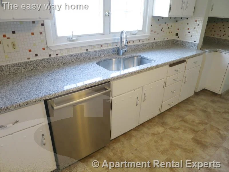 4 bed, 2 bath apartment for rent at 38 Sterling St Unit 2, Tufts — photo 10 of 20