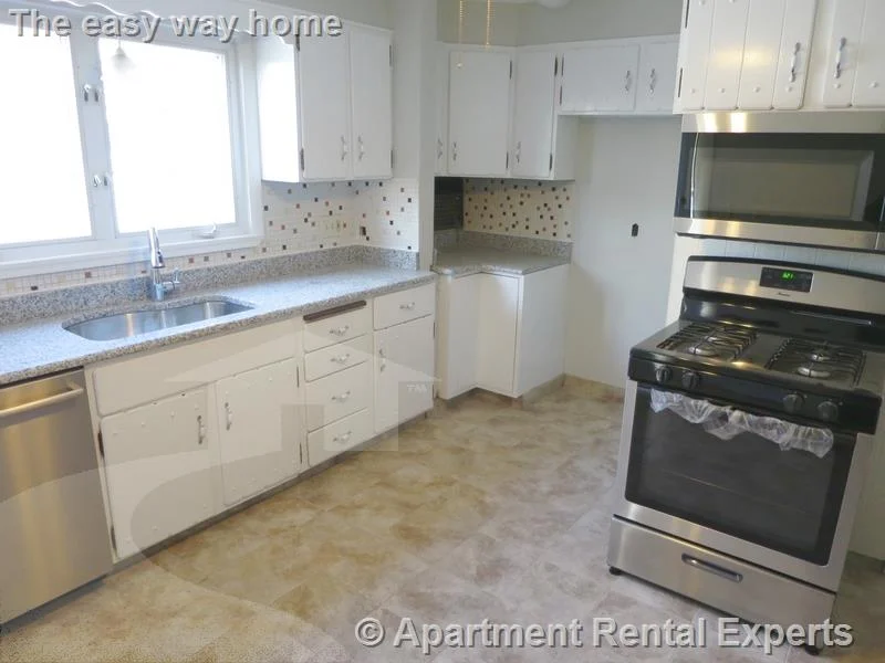 4 bed, 2 bath apartment for rent at 38 Sterling St Unit 2, Tufts — photo 9 of 20