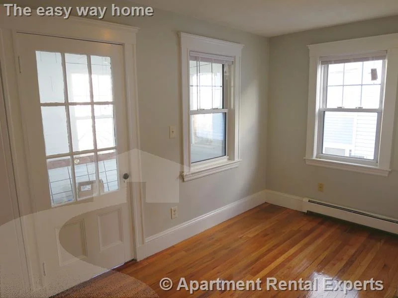 4 bed, 2 bath apartment for rent at 38 Sterling St Unit 2, Tufts — photo 4 of 20