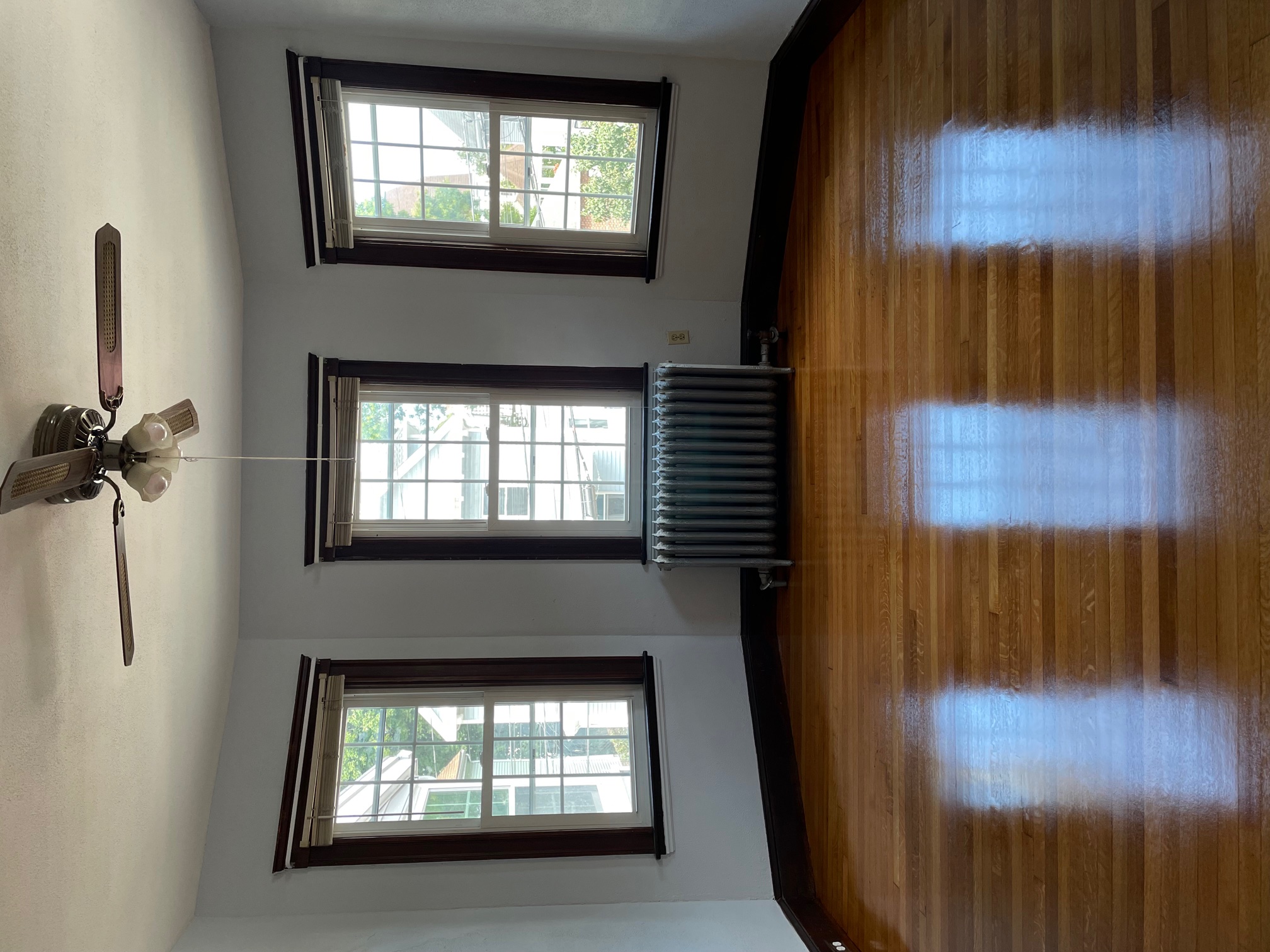 3 bed, 1 bath apartment for rent at 38 Surrey Unit 2, Brighton — photo 9 of 11