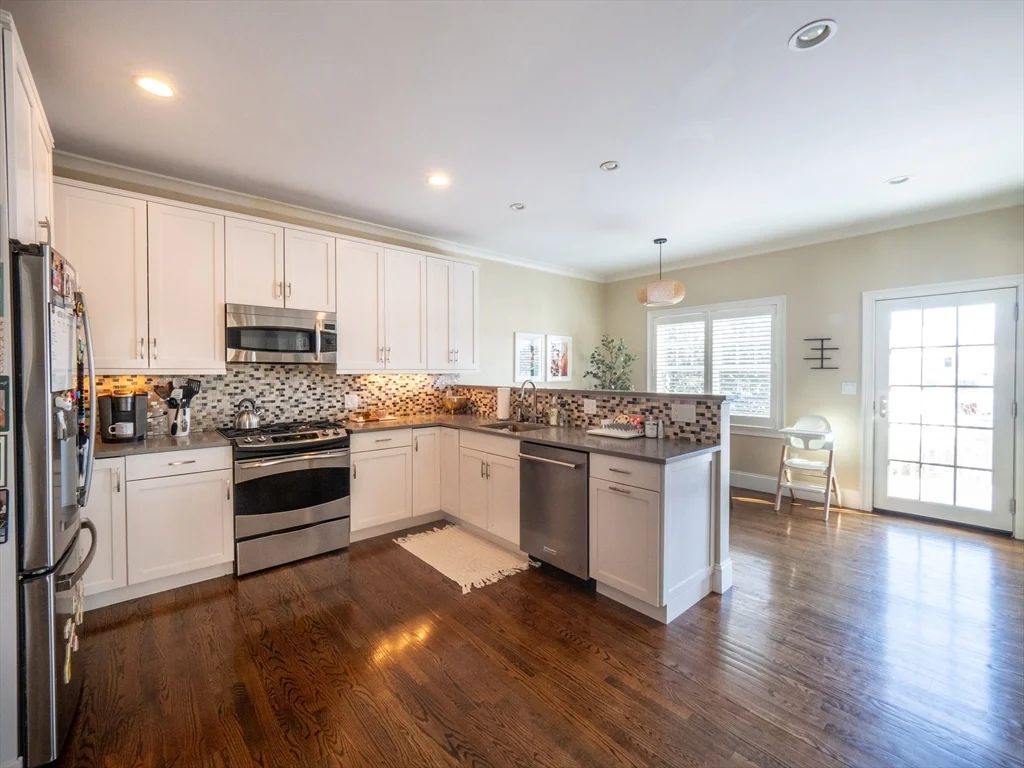 5 bed, 4+ bath apartment for rent at 38 Troy Ln Unit 1, Waban — photo 5 of 38