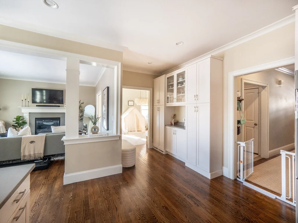 5 bed, 4+ bath apartment for rent at 38 Troy Ln Unit 1, Waban — photo 3 of 38