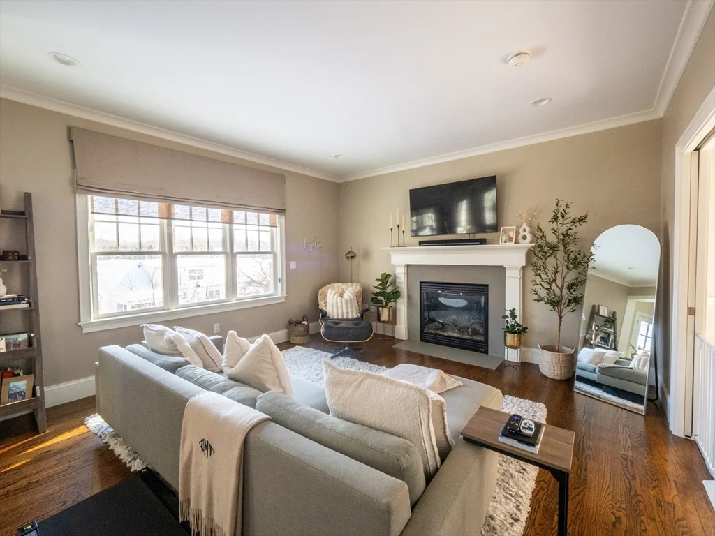 5 bed, 4+ bath apartment for rent at 38 Troy Ln Unit 1, Waban — photo 2 of 38
