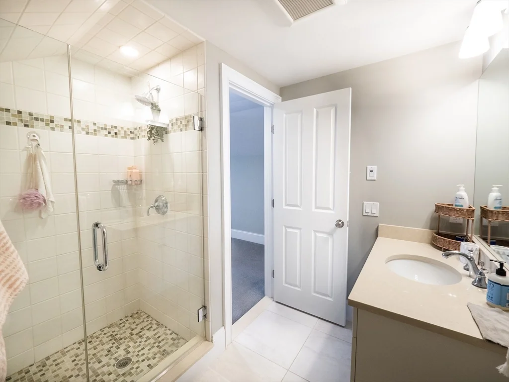 5 bed, 4+ bath apartment for rent at 38 Troy Ln Unit 1, Waban — photo 26 of 38