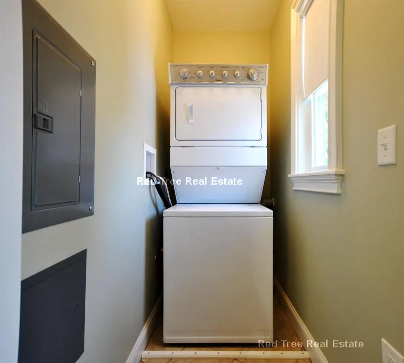 3 bed, 1 bath apartment for rent at 38 Turner St Unit 1, Brighton — photo 11 of 14