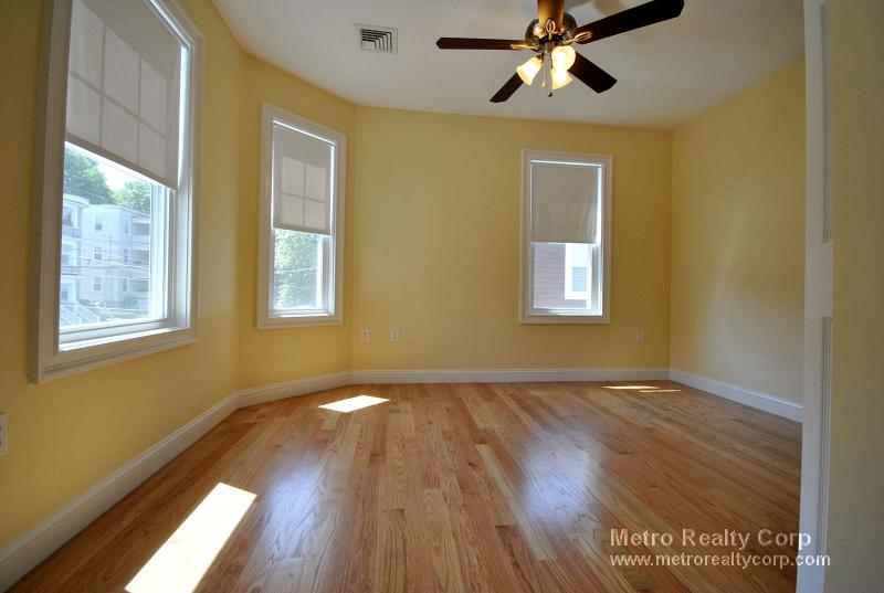 3 bed, 1 bath apartment for rent at 38 Turner St Unit 1, Brighton — photo 5 of 10