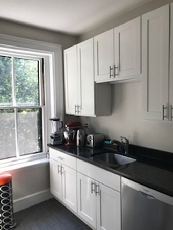 2 bed, 1 bath apartment for rent at 38 Union Park St Unit 3, South End — photo 11 of 16