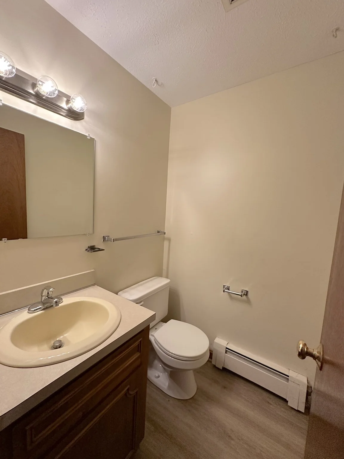 2 bed, 1 bath apartment for rent at 38 Valliria Dr Unit 38, Groton — photo 6 of 9