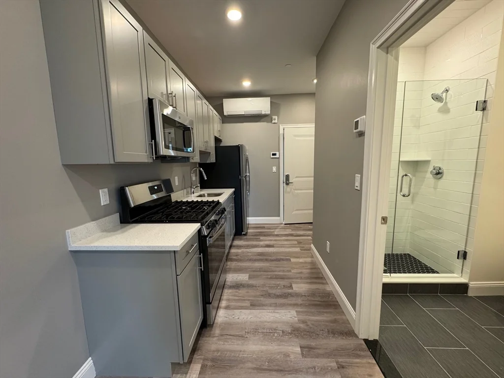 Studio bed, 1 bath apartment for rent at 38 Walnut Ave Unit 403, Revere — photo 9 of 11