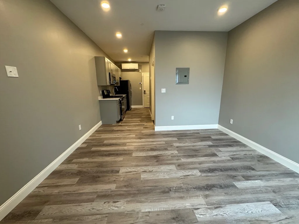 Studio bed, 1 bath apartment for rent at 38 Walnut Ave Unit 403, Revere — photo 8 of 11