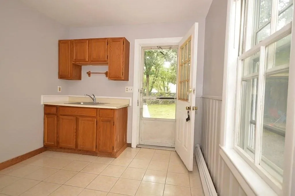 1 bed, 1 bath apartment for rent at 38 Water Unit 1R, Quincy — photo 7 of 12