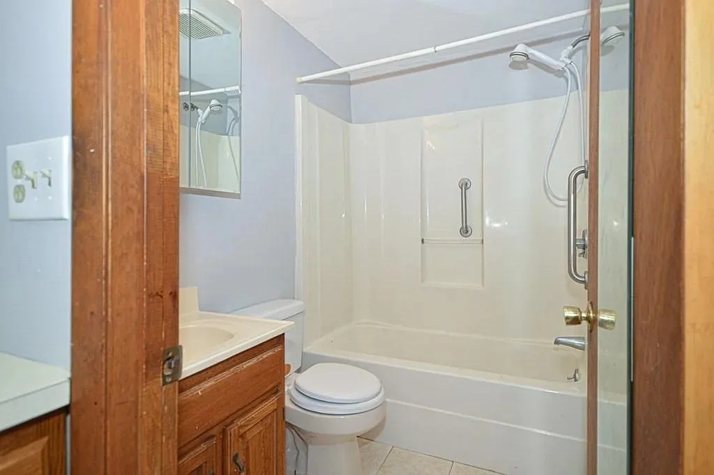1 bed, 1 bath apartment for rent at 38 Water Unit 1R, Quincy — photo 10 of 12
