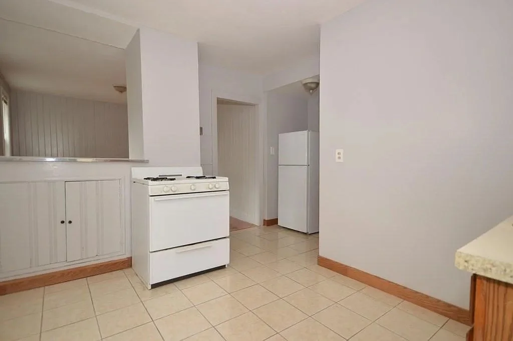 1 bed, 1 bath apartment for rent at 38 Water Unit 1R, Quincy — photo 2 of 12