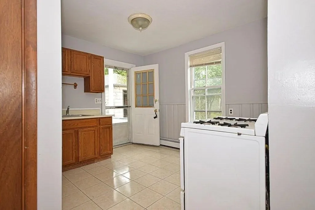 1 bed, 1 bath apartment for rent at 38 Water Unit 1R, Quincy — photo 1 of 12