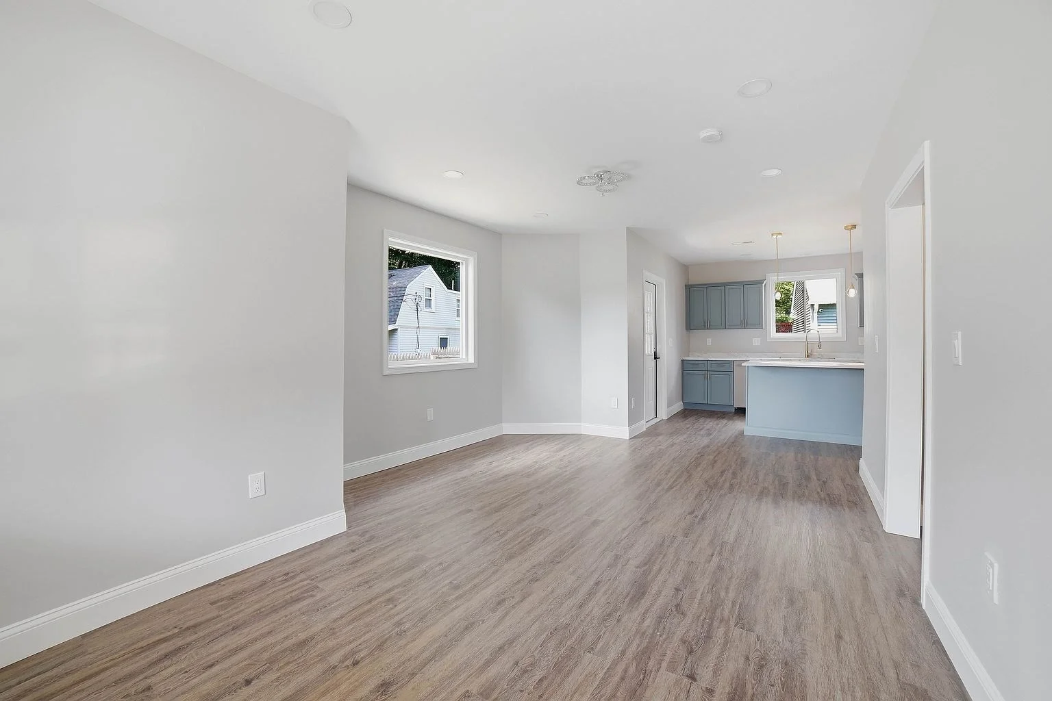 4 bed, 2 bath apartment for rent at 38 wesleya Wesleyan St, Shrewsbury — photo 8 of 23