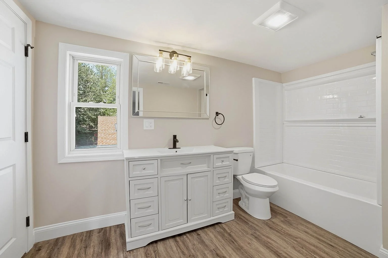 4 bed, 2 bath apartment for rent at 38 wesleya Wesleyan St, Shrewsbury — photo 13 of 23