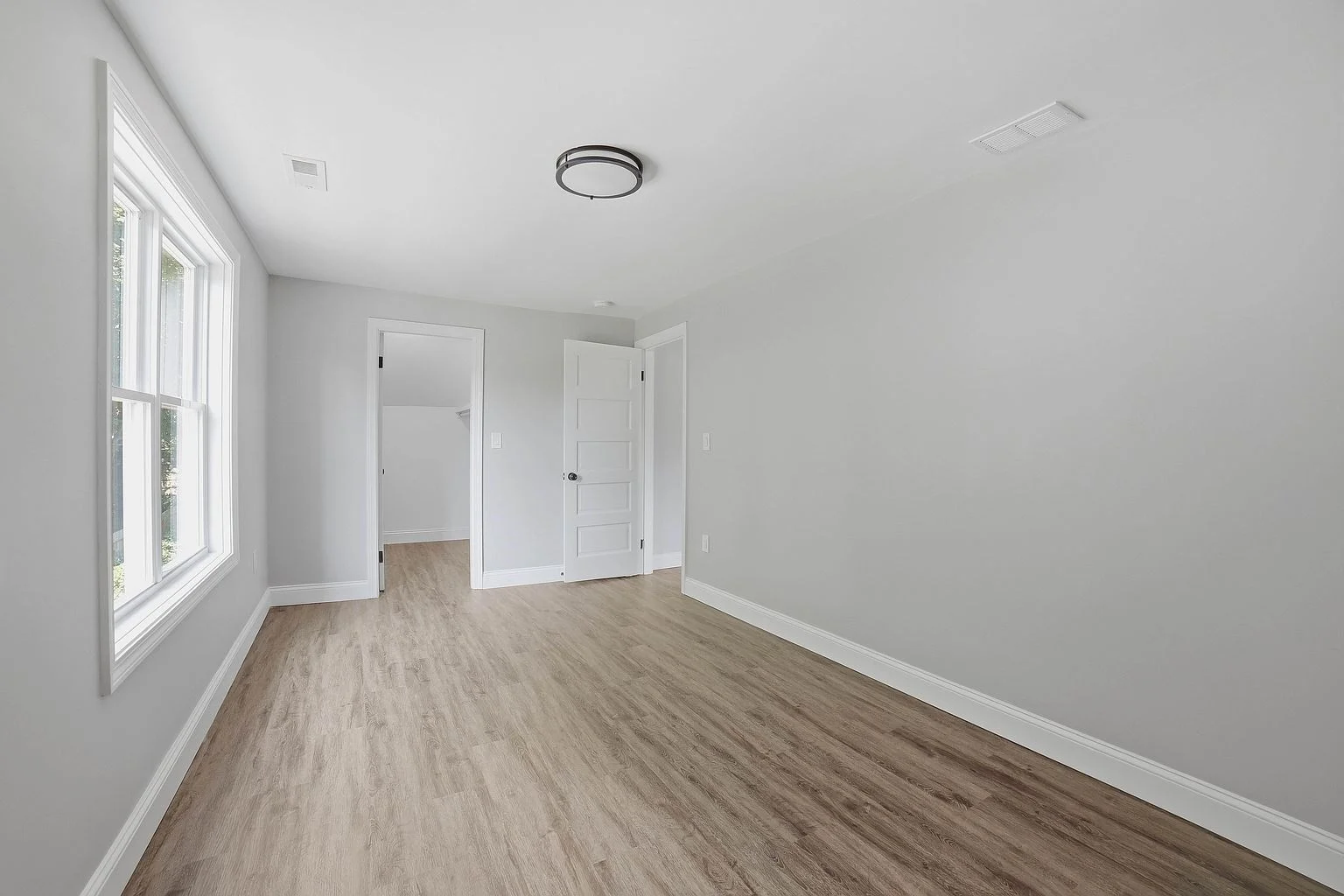 4 bed, 2 bath apartment for rent at 38 wesleya Wesleyan St, Shrewsbury — photo 19 of 23