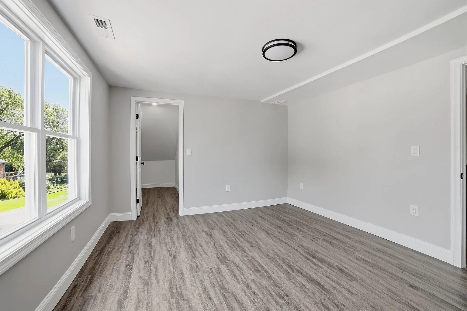 4 bed, 2 bath apartment for rent at 38 wesleya Wesleyan St, Shrewsbury — photo 17 of 23