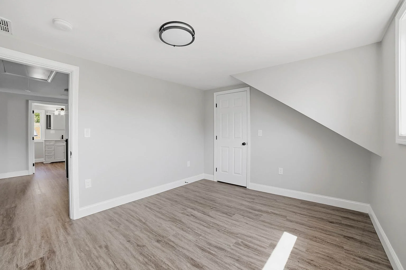 4 bed, 2 bath apartment for rent at 38 wesleya Wesleyan St, Shrewsbury — photo 14 of 23