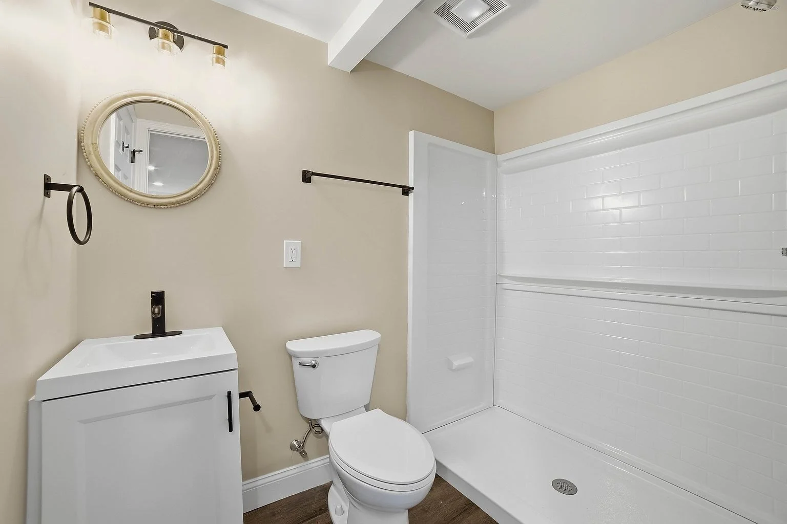 4 bed, 2 bath apartment for rent at 38 wesleya Wesleyan St, Shrewsbury — photo 12 of 23
