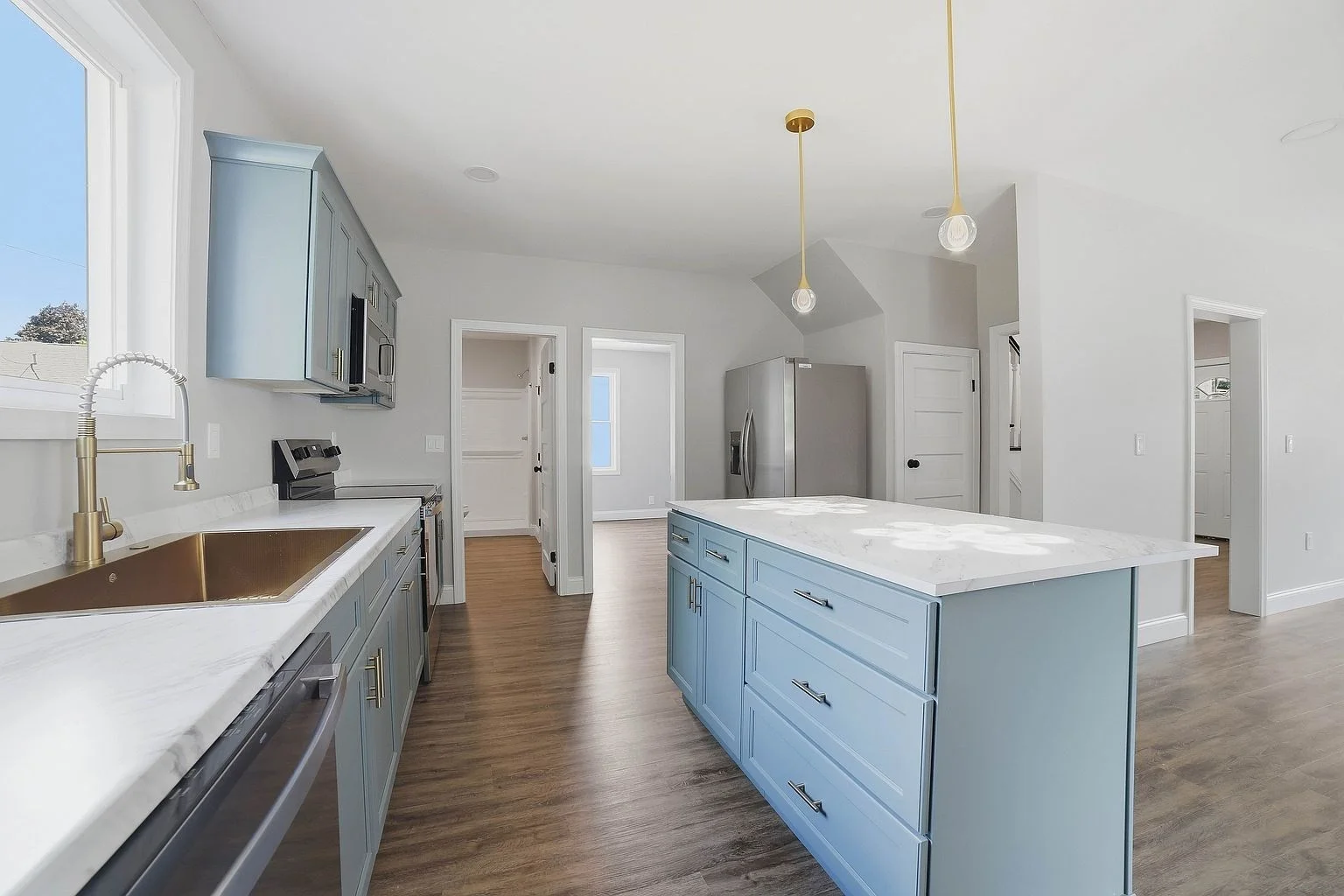 4 bed, 2 bath apartment for rent at 38 wesleya Wesleyan St, Shrewsbury — photo 3 of 23