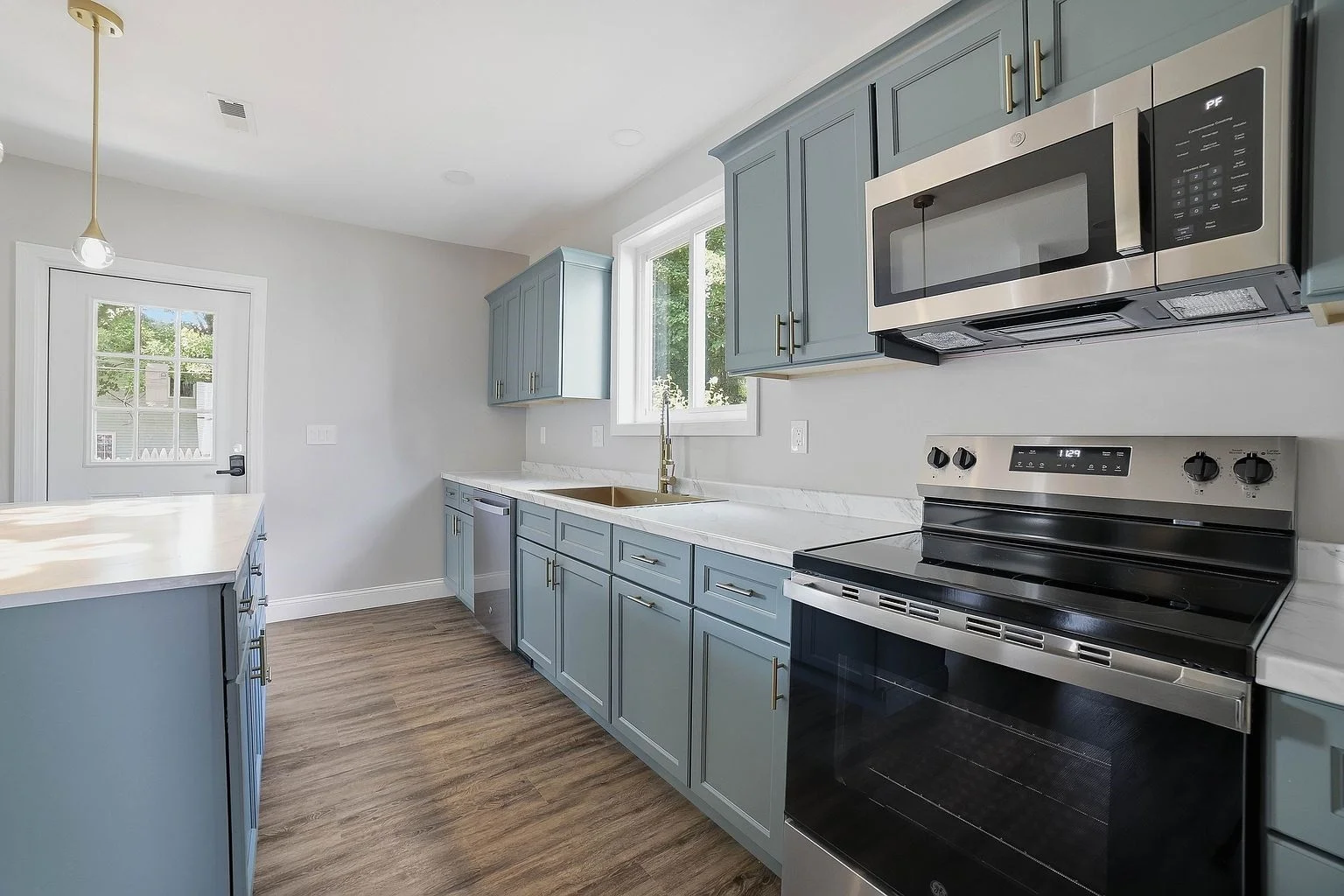 4 bed, 2 bath apartment for rent at 38 wesleya Wesleyan St, Shrewsbury — photo 4 of 23
