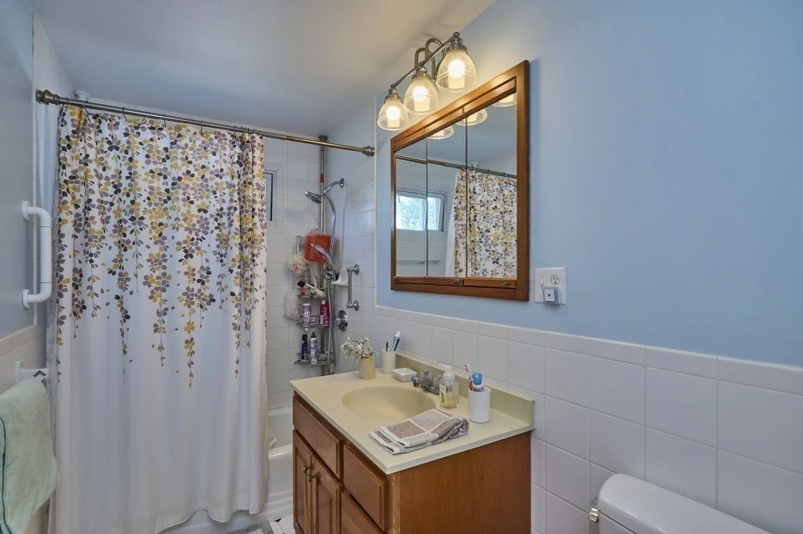 3 bed, 1 bath apartment for rent at 38 Wiley Rd Unit 1, Belmont — photo 7 of 19