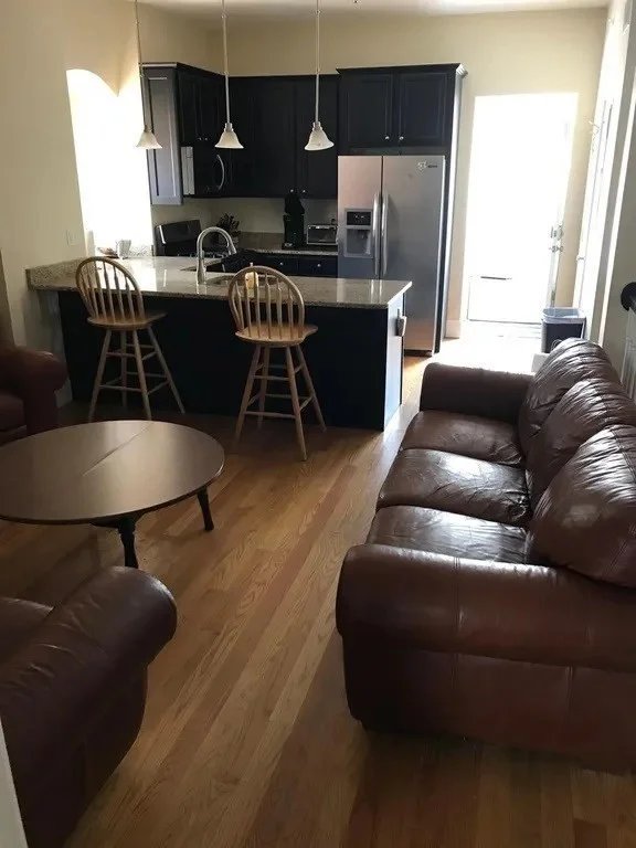 3 bed, 2 bath apartment for rent at 380 4th St Unit 3, South Boston — photo 3 of 21