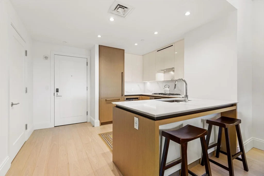 1 bed, 1 bath apartment for rent at 380 Harrison Ave Unit 1126, South End — photo 17 of 18