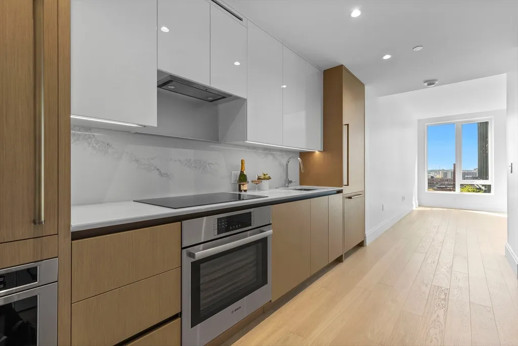 Studio bed, 1 bath apartment for rent at 380 Harrison Unit 1005, South End — photo 3 of 14