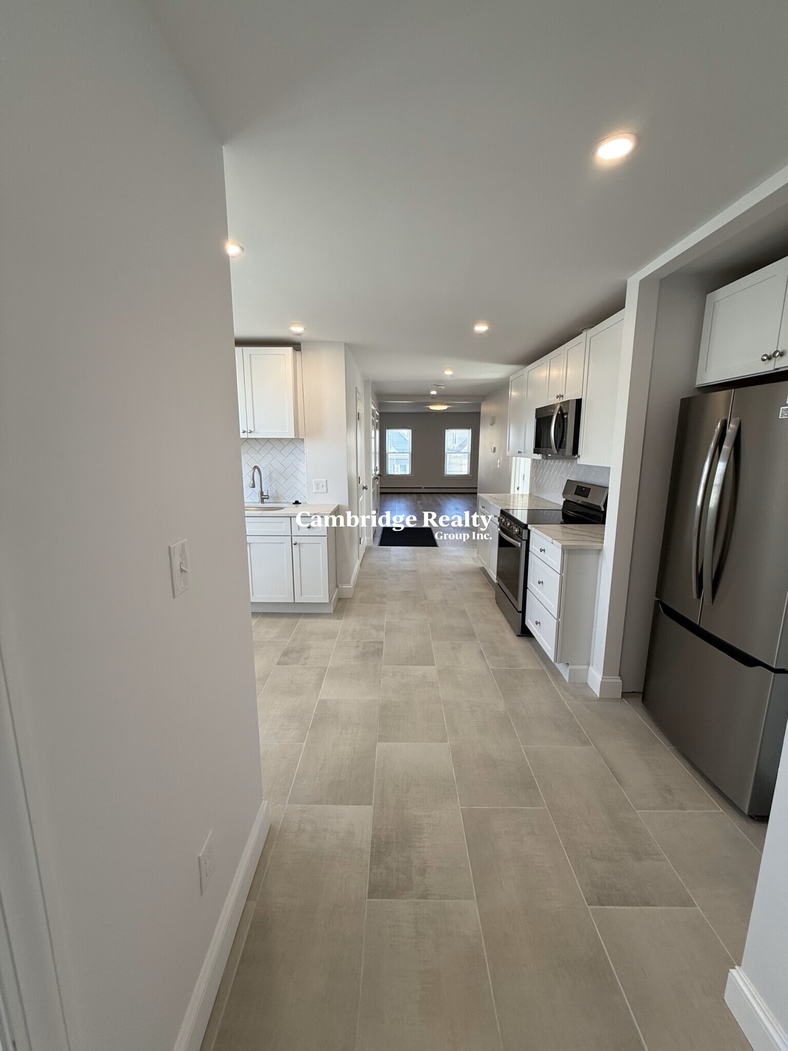 3 bed, 1 bath apartment for rent at 380 Main St Unit 3T, Everett — photo 3 of 11