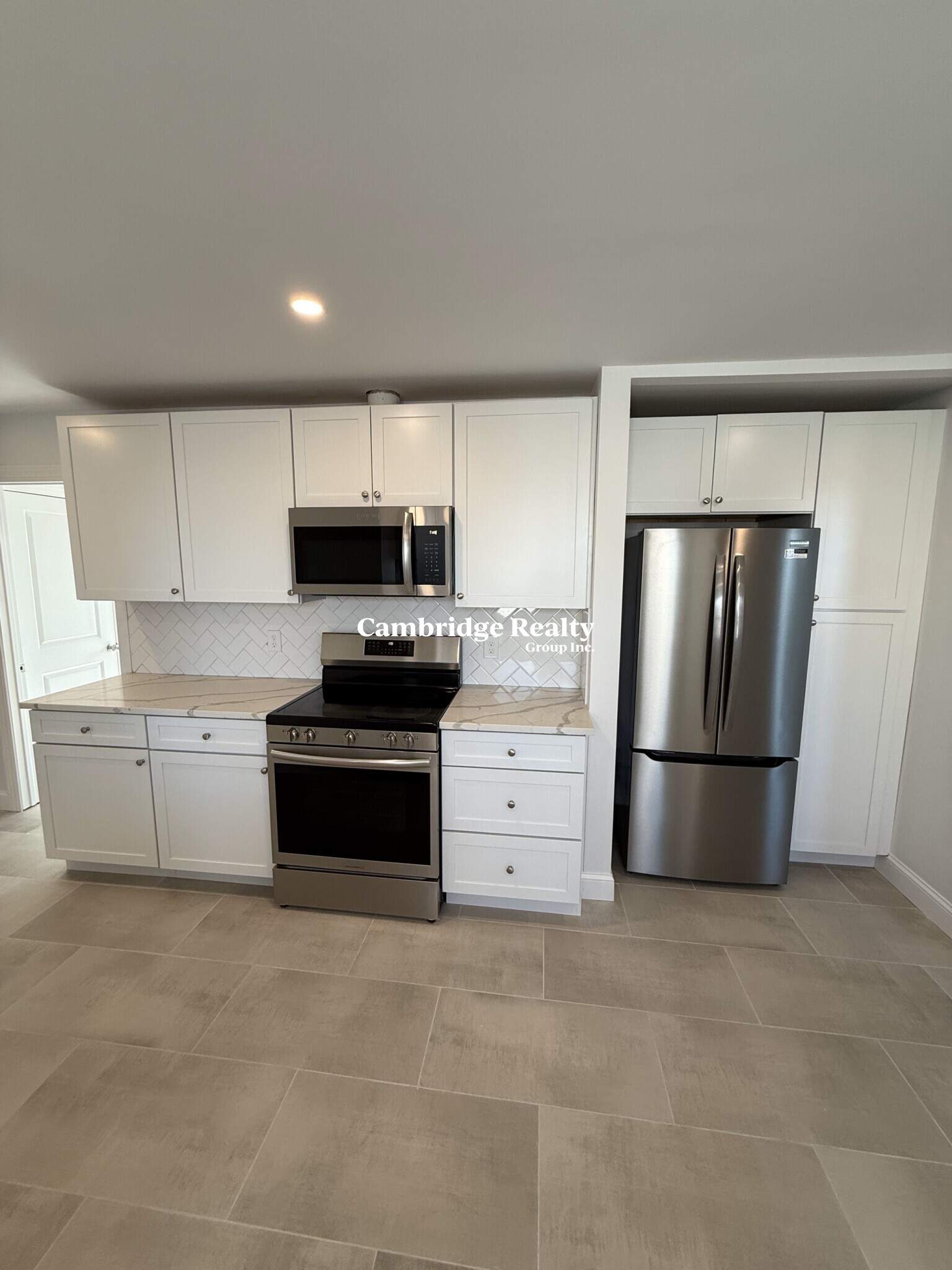 3 bed, 1 bath apartment for rent at 380 Main St Unit 3T, Everett