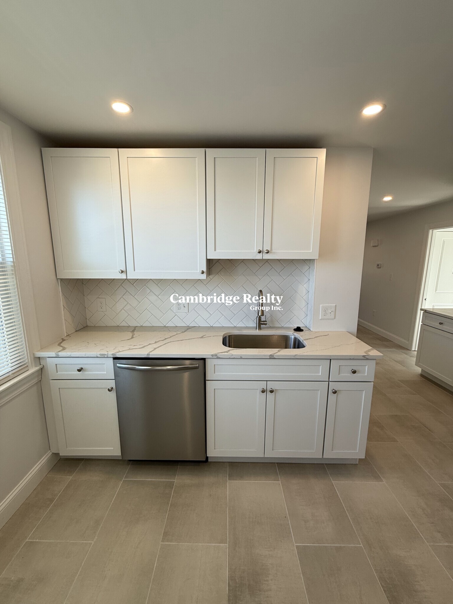 3 bed, 1 bath apartment for rent at 380 Main St Unit 3T, Everett — photo 2 of 11