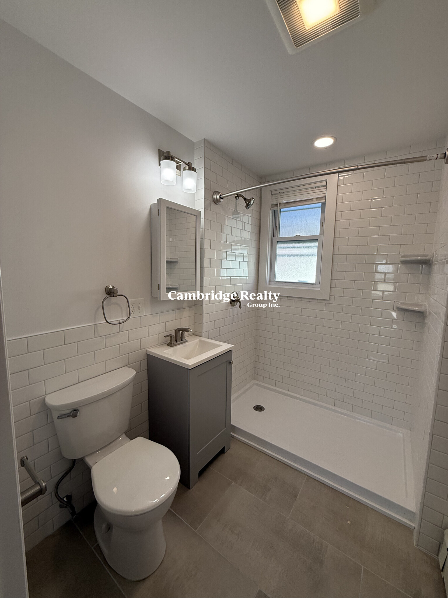 3 bed, 1 bath apartment for rent at 380 Main St Unit 3T, Everett — photo 10 of 11