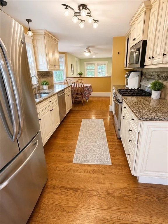 3 bed, 2 bath apartment for rent at 380 N Main St, Sharon — photo 4 of 13