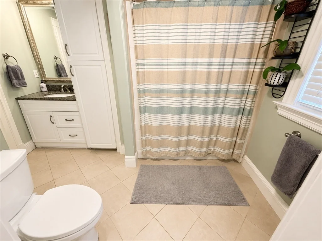 3 bed, 2 bath apartment for rent at 380 N Main St, Sharon — photo 8 of 13