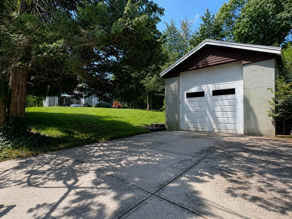 3 bed, 2 bath apartment for rent at 380 N Main St, Sharon — photo 12 of 13