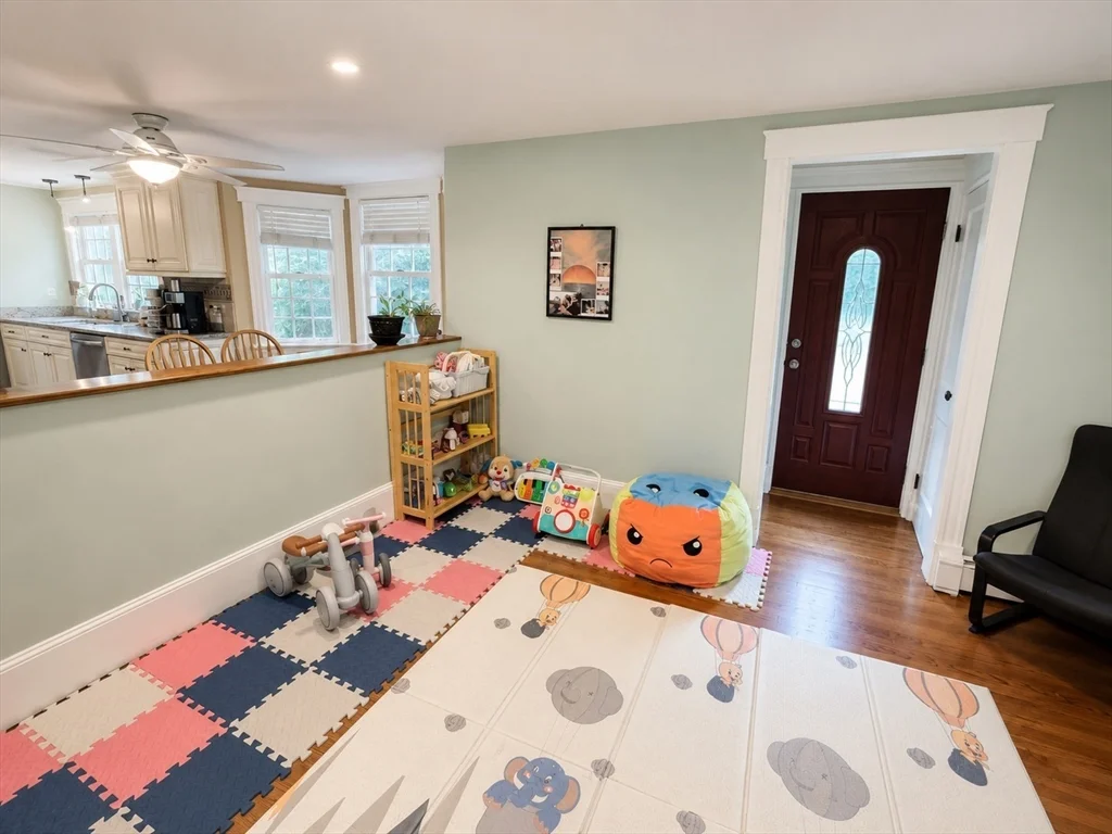3 bed, 2 bath apartment for rent at 380 N Main St, Sharon — photo 6 of 13