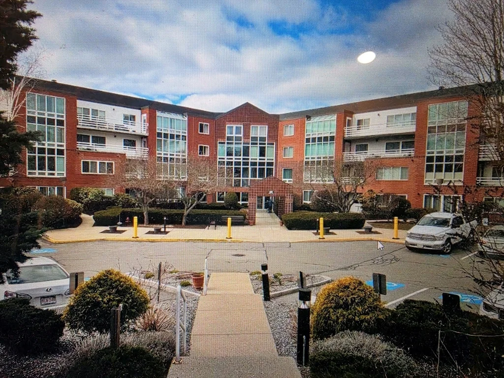 2 bed, 2 bath apartment for rent at 380 Place Ln Unit 380, Woburn — photo 1 of 26