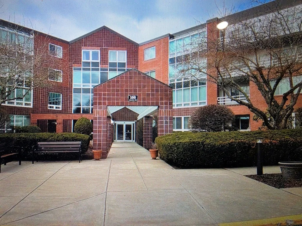 2 bed, 2 bath apartment for rent at 380 Place Ln Unit 380, Woburn — photo 22 of 26
