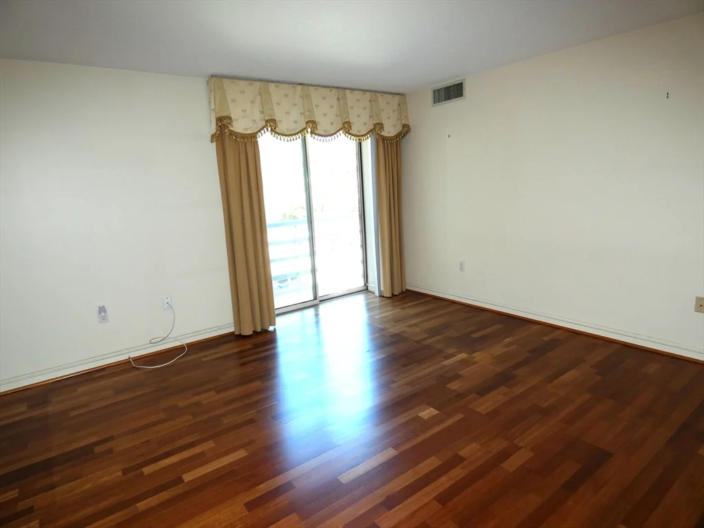 2 bed, 2 bath apartment for rent at 380 Place Ln Unit 380, Woburn — photo 5 of 26