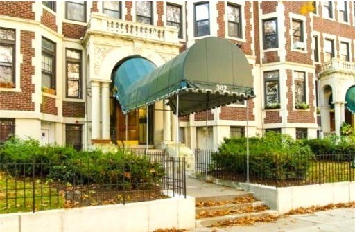 2 bed, 1 bath apartment for rent at 380 Riverway Unit 6, Mission Hill