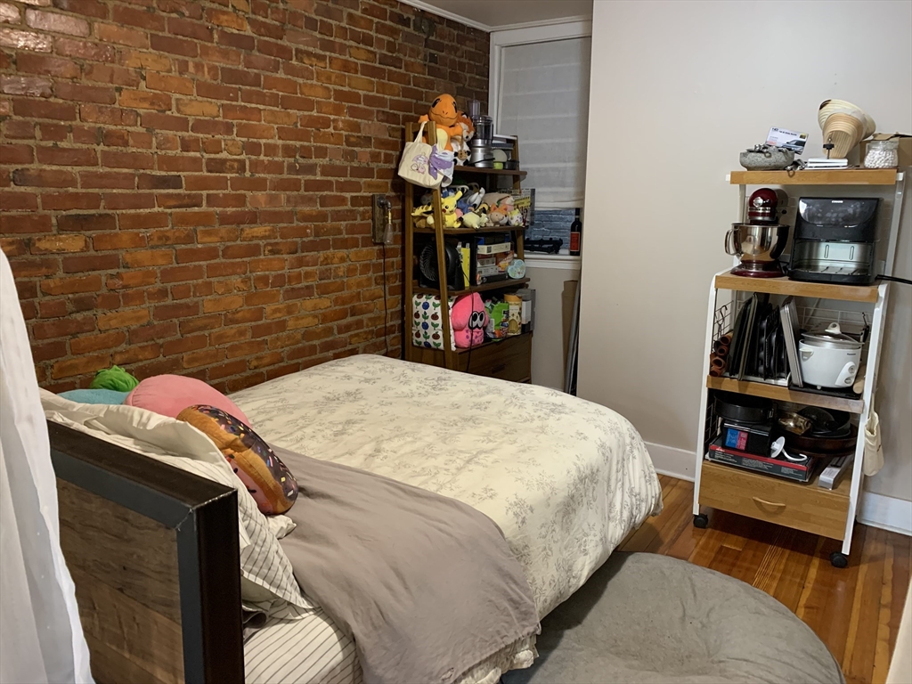 1 bed, 1 bath apartment for rent at 380 Riverway Unit A, Mission Hill — photo 4 of 10