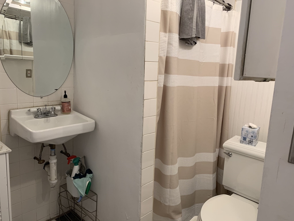 1 bed, 1 bath apartment for rent at 380 Riverway Unit A, Mission Hill — photo 9 of 10