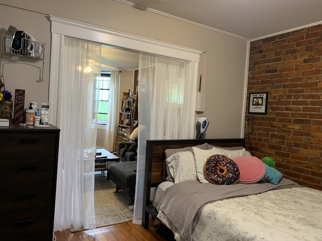 1 bed, 1 bath apartment for rent at 380 Riverway Unit A, Mission Hill — photo 5 of 10